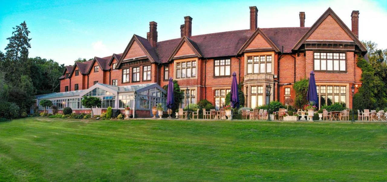 Stanhill Court Hotel Charlwood Exterior photo